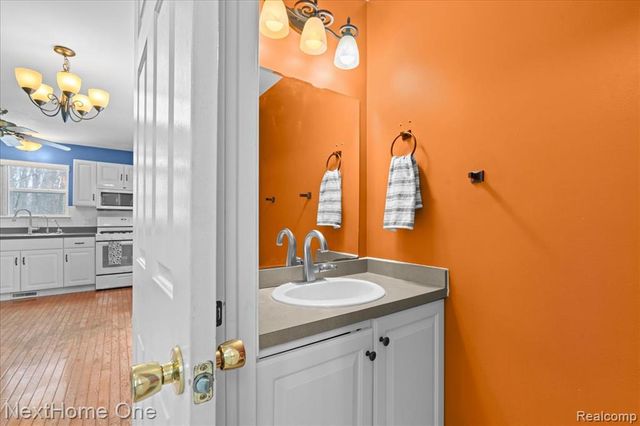 10128 Elmira Street, Pinckney, MI 48169