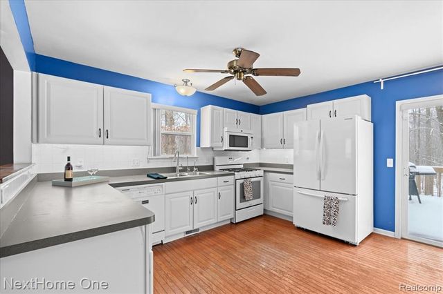 10128 Elmira Street, Pinckney, MI 48169