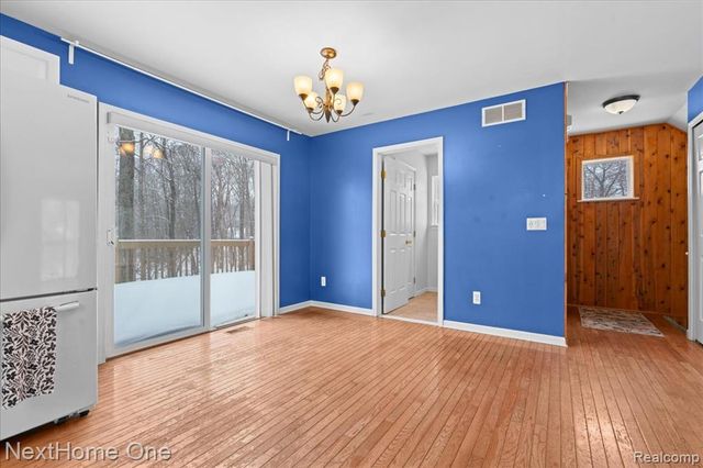 10128 Elmira Street, Pinckney, MI 48169