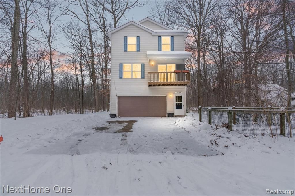 10128 Elmira Street, Pinckney, MI 48169