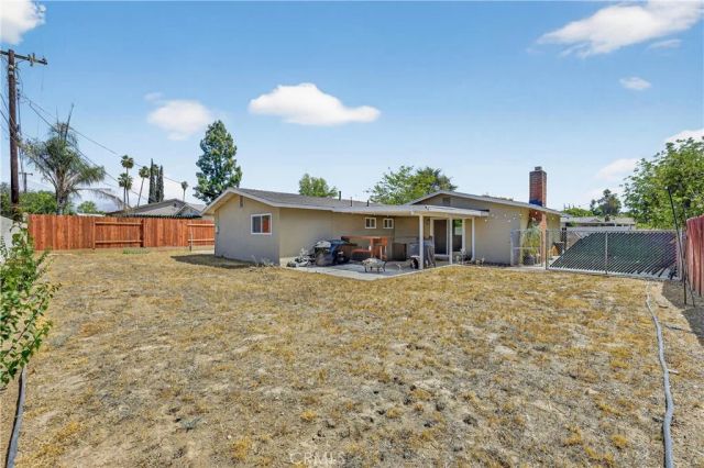 1427 Laramie, Redlands, CA 92374