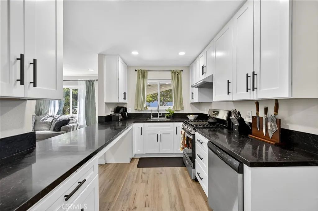 1427 Laramie, Redlands, CA 92374