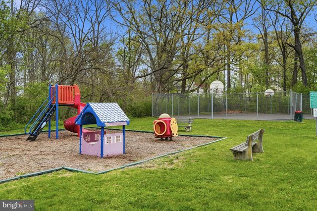 240 GOSHEN RD, Schwenksville, PA 19473