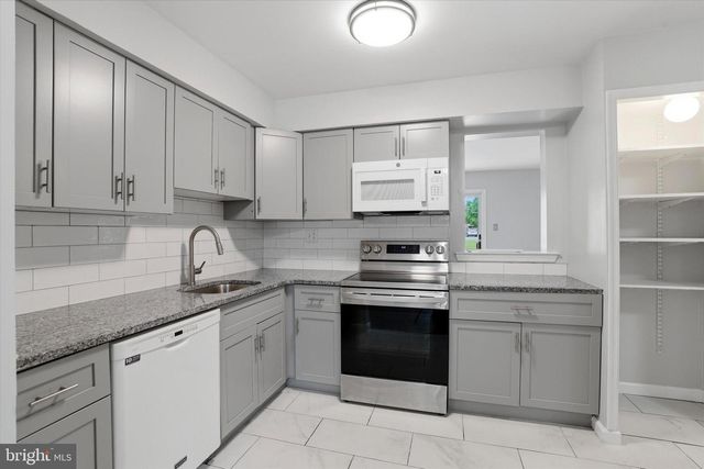240 GOSHEN RD, Schwenksville, PA 19473