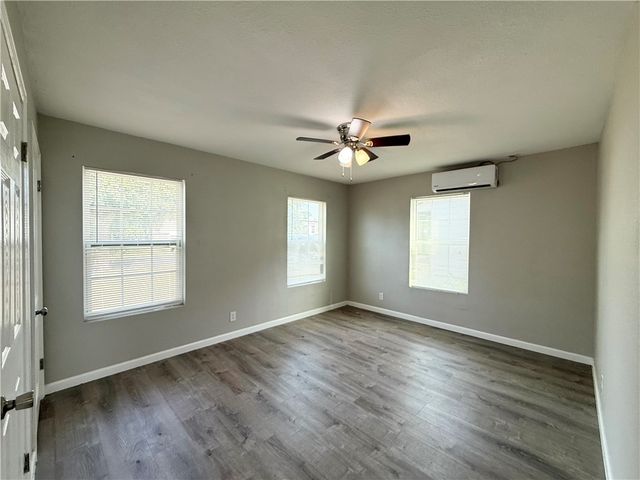 1109 Manchester Ave, Corpus Christi, TX 78407
