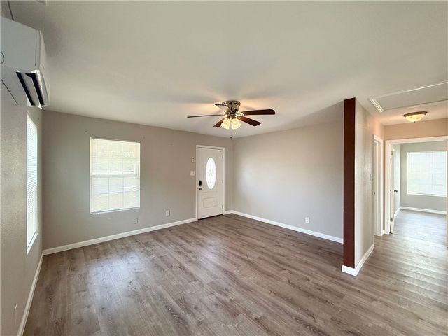 1109 Manchester Ave, Corpus Christi, TX 78407