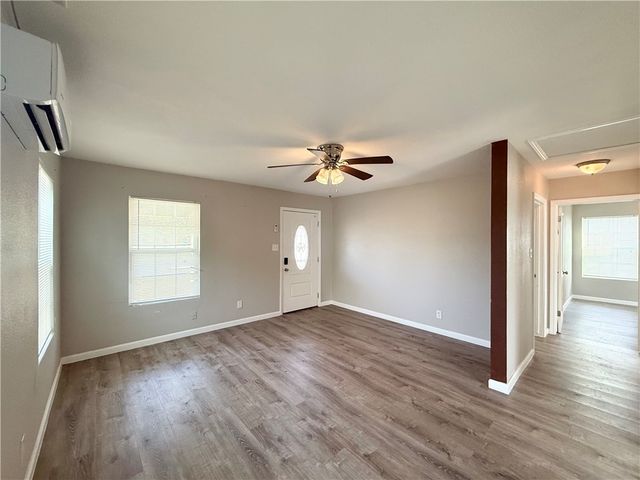 1109 Manchester Ave, Corpus Christi, TX 78407