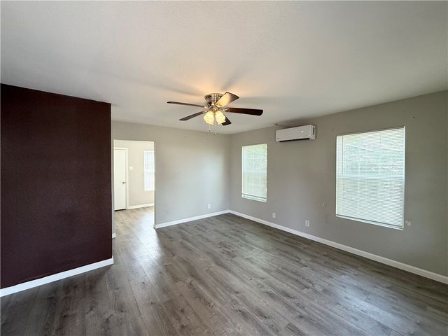 1109 Manchester Ave, Corpus Christi, TX 78407