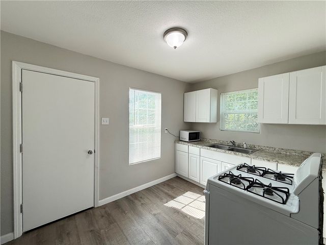 1109 Manchester Ave, Corpus Christi, TX 78407
