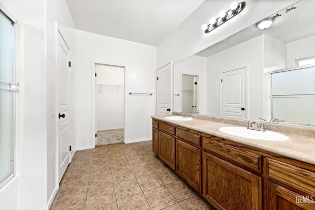 11424 Revolution Road, Bakersfield, CA 93312