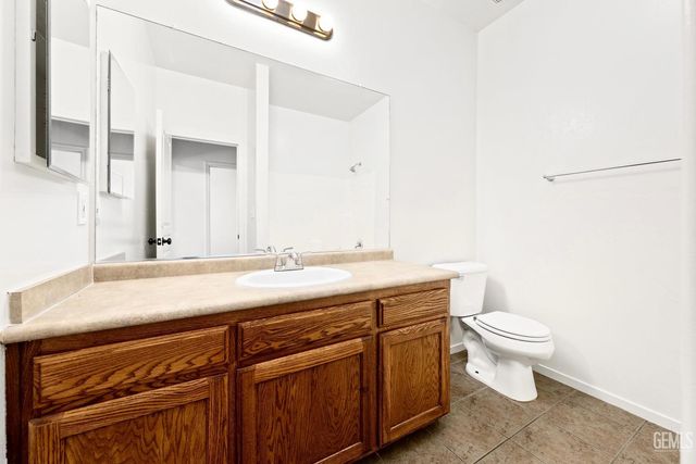 11424 Revolution Road, Bakersfield, CA 93312