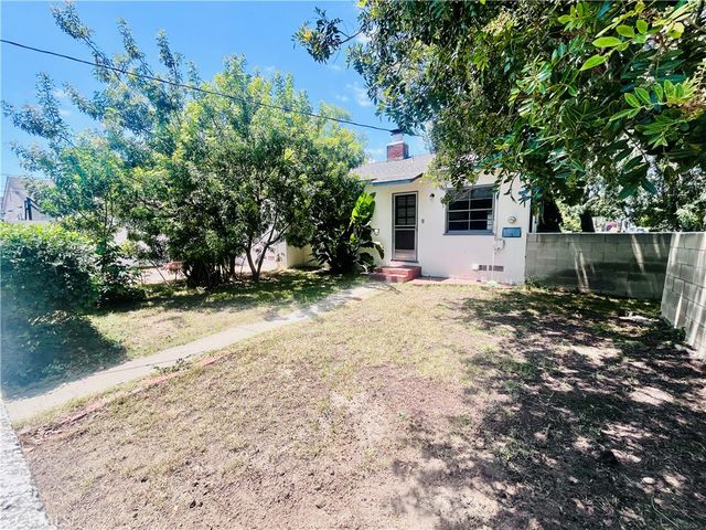 2698 Redlands Drive, Costa Mesa, CA 92627