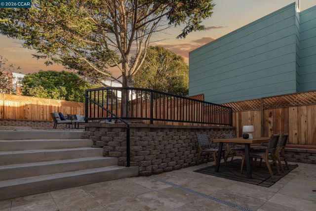 2114 40Th Ave, San Francisco, CA 94116