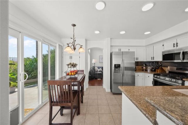 937 Ferndale, Corona, CA 92881