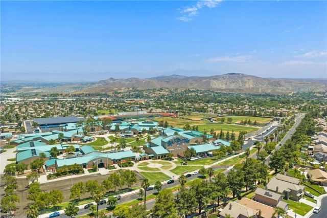 937 Ferndale, Corona, CA 92881