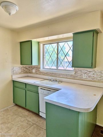 29241 Hayes Road, Warren, MI 48088