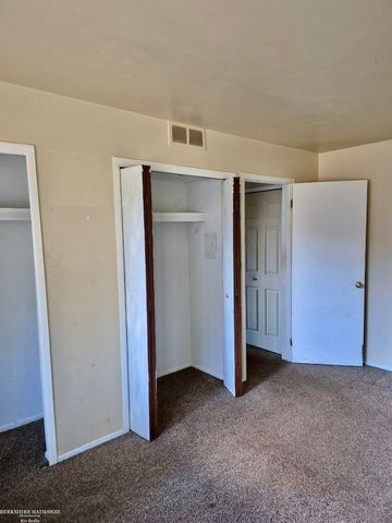 29241 Hayes Road, Warren, MI 48088