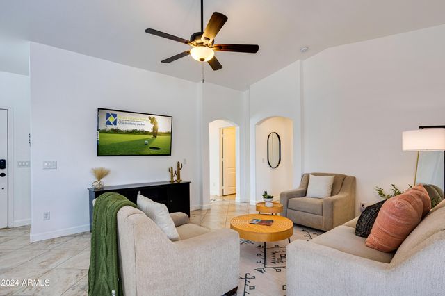 1452 E TORREY PINES Lane, Chandler, AZ 85249