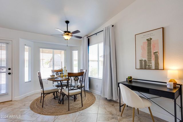 1452 E TORREY PINES Lane, Chandler, AZ 85249