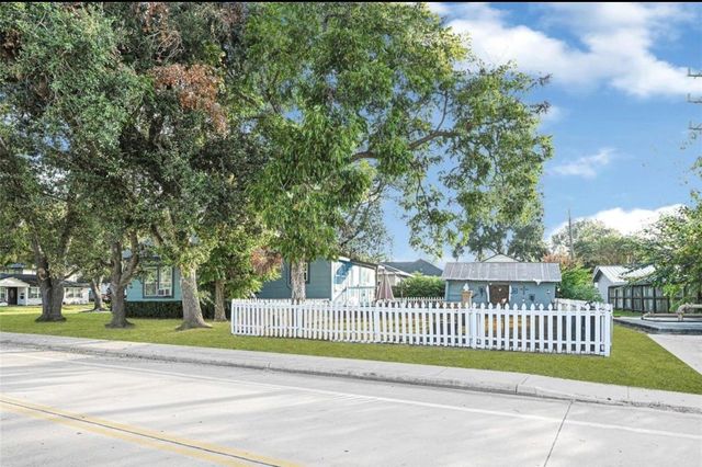 102 4th Street, Sugar Land, TX 77498