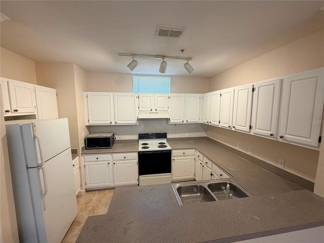 1807 SHADOW VIEW CIRCLE 1807, Maitland, FL 32751