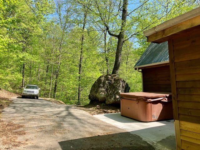 50 Getaways Road, Stanton, KY 40380