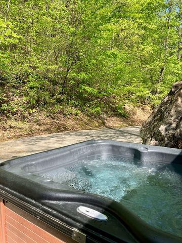 50 Getaways Road, Stanton, KY 40380