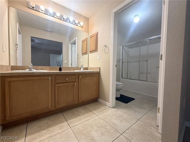 1617 NE 23rd TER, Cape Coral, FL 33990