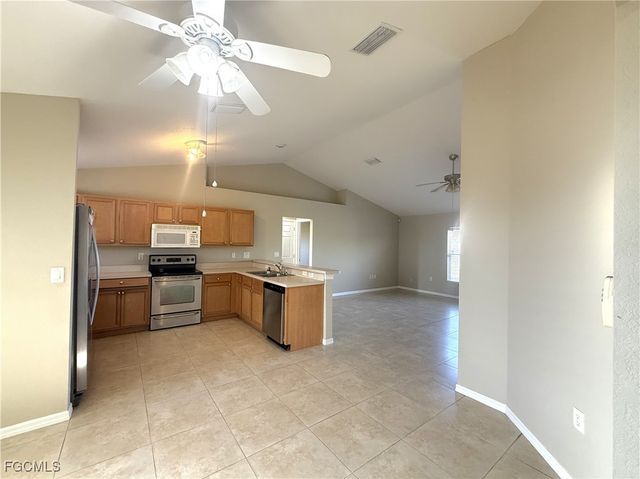 1617 NE 23rd TER, Cape Coral, FL 33990