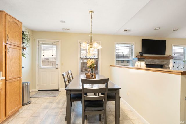 12226 Mossy Oak Run, Fort Wayne, IN 46845