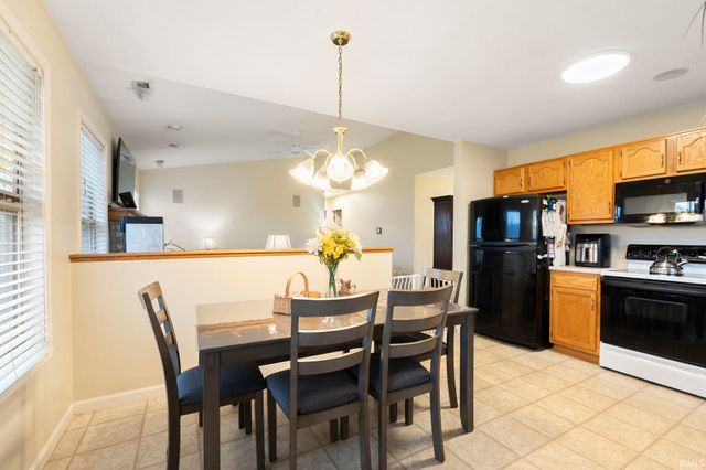 12226 Mossy Oak Run, Fort Wayne, IN 46845