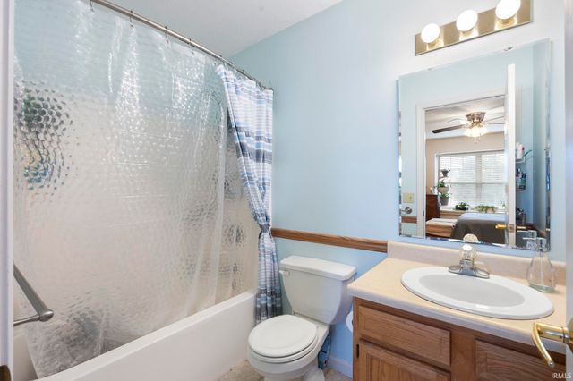 12226 Mossy Oak Run, Fort Wayne, IN 46845