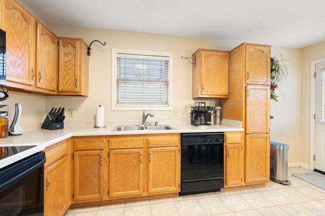 12226 Mossy Oak Run, Fort Wayne, IN 46845