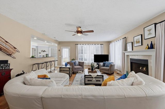 1307 Cross Creek Road, Mahomet, IL 61853