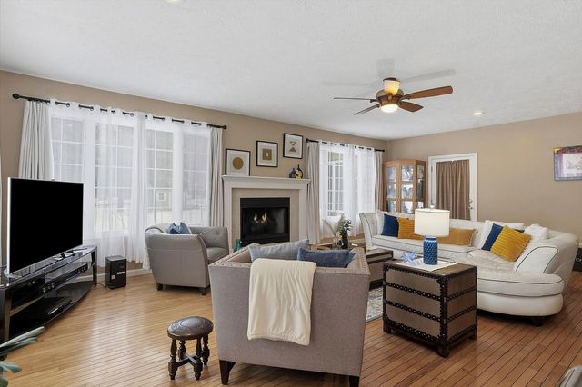 1307 Cross Creek Road, Mahomet, IL 61853