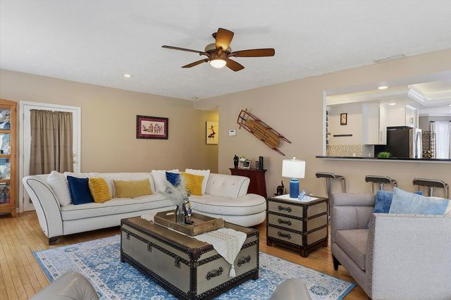 1307 Cross Creek Road, Mahomet, IL 61853