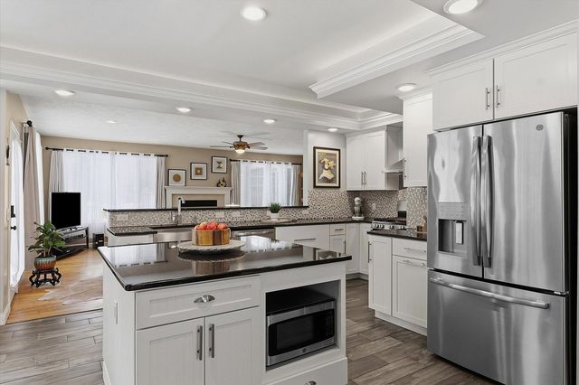 1307 Cross Creek Road, Mahomet, IL 61853