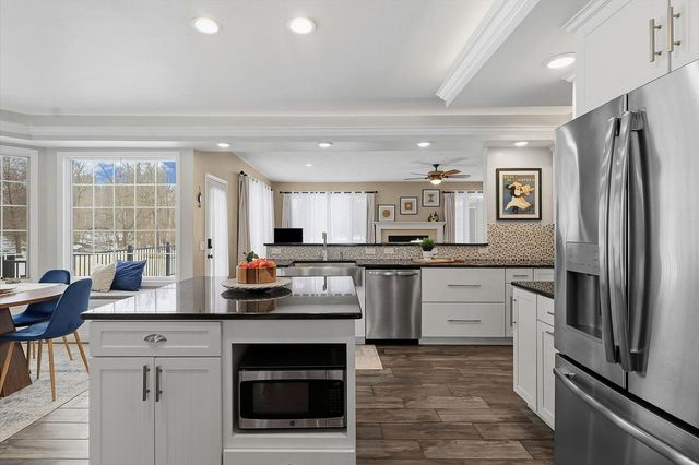 1307 Cross Creek Road, Mahomet, IL 61853