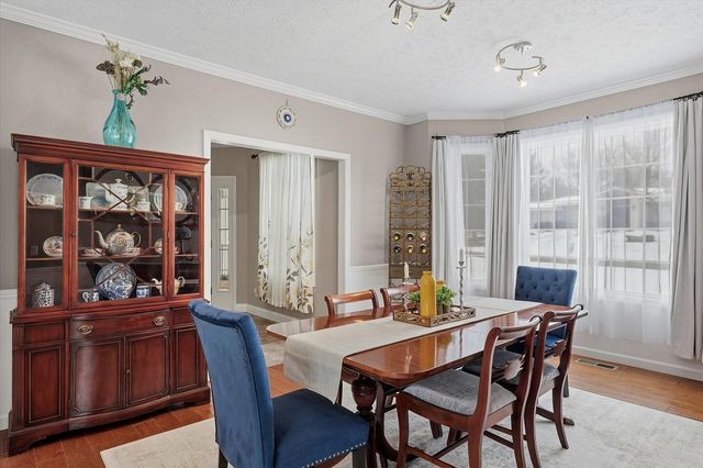 1307 Cross Creek Road, Mahomet, IL 61853