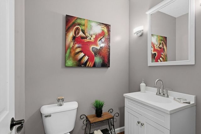 1307 Cross Creek Road, Mahomet, IL 61853