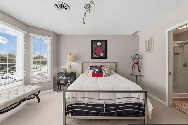 1307 Cross Creek Road, Mahomet, IL 61853