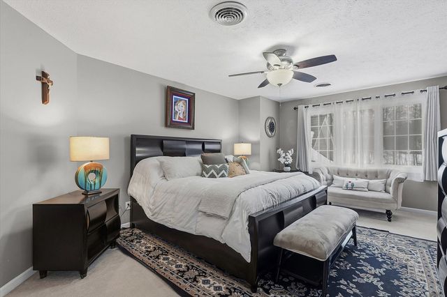 1307 Cross Creek Road, Mahomet, IL 61853