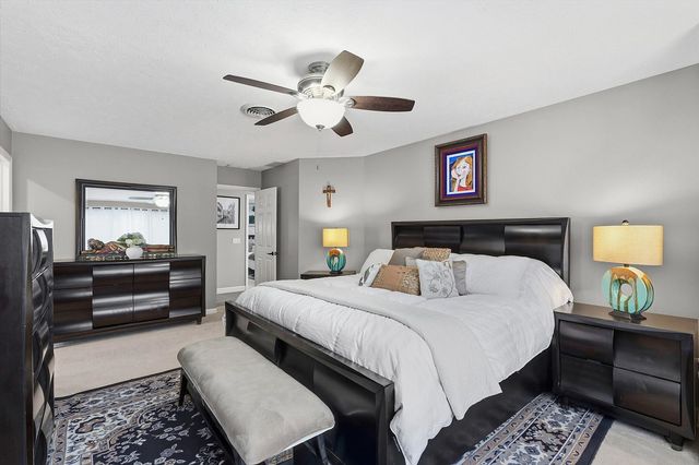 1307 Cross Creek Road, Mahomet, IL 61853