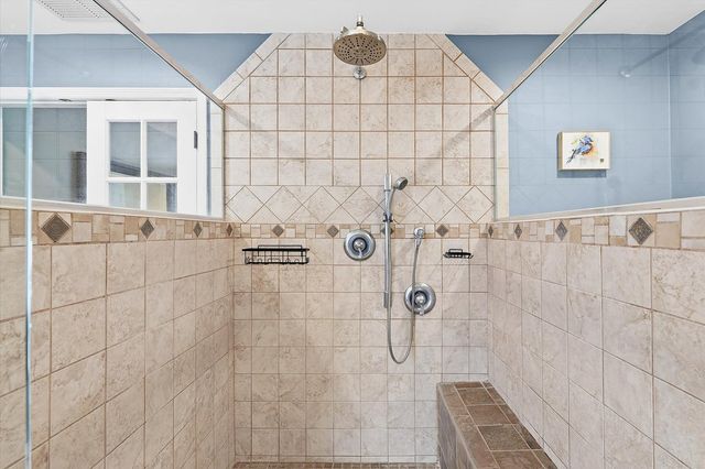 1307 Cross Creek Road, Mahomet, IL 61853