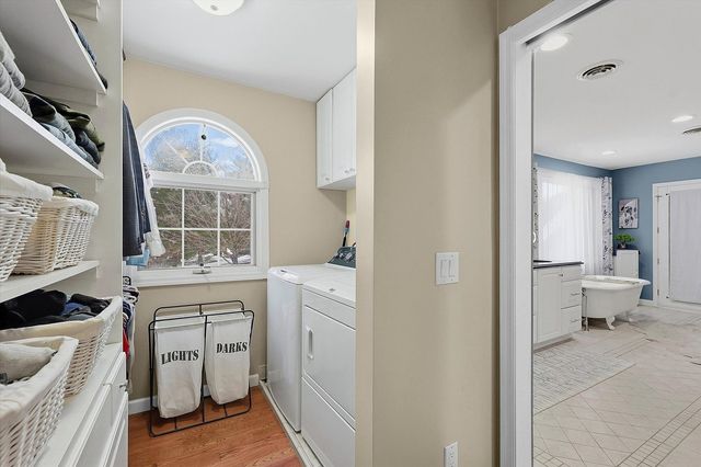 1307 Cross Creek Road, Mahomet, IL 61853