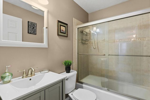 1307 Cross Creek Road, Mahomet, IL 61853