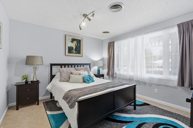 1307 Cross Creek Road, Mahomet, IL 61853