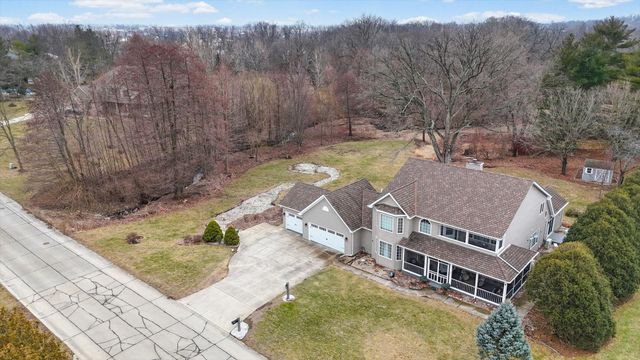 1307 Cross Creek Road, Mahomet, IL 61853