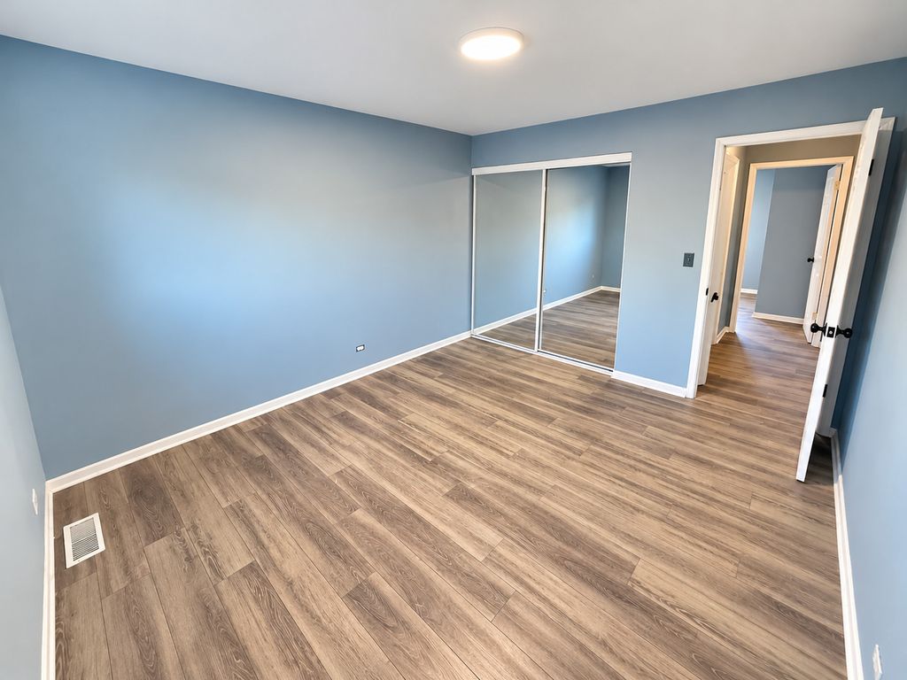 1051 ASHTON Court 1051, Streamwood, IL 60107 — photo 2