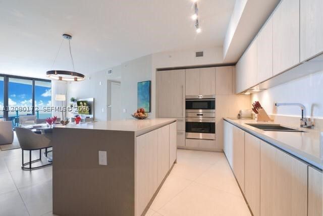 4111 S Ocean Dr 2010, Hollywood, FL 33019